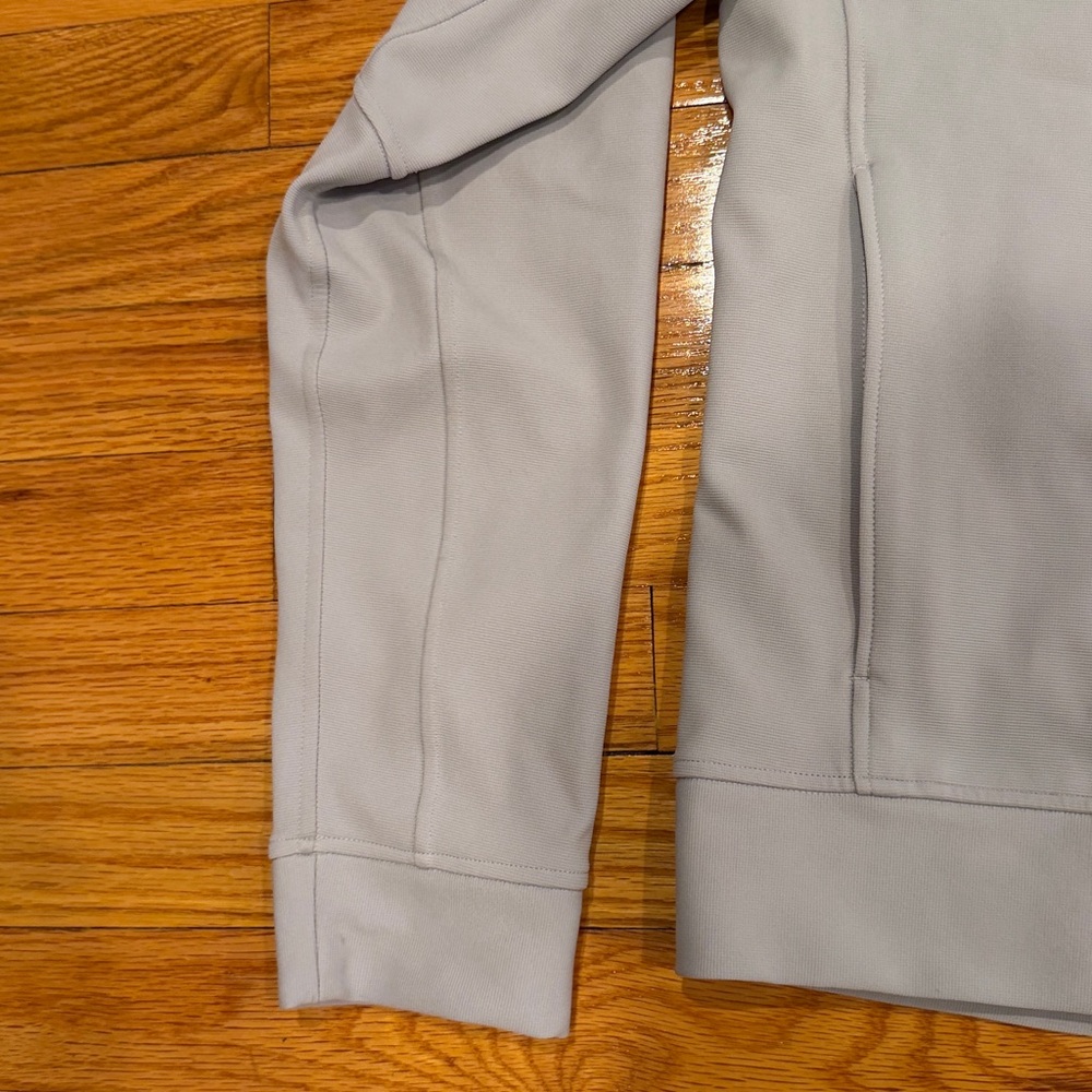 Lululemon Men’s Athletica Light Gray Jacket - Picture 3 of 9